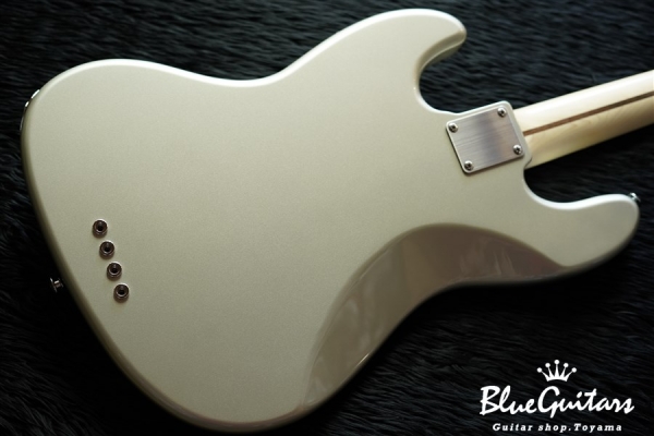 BETA J4 - Inca Silver