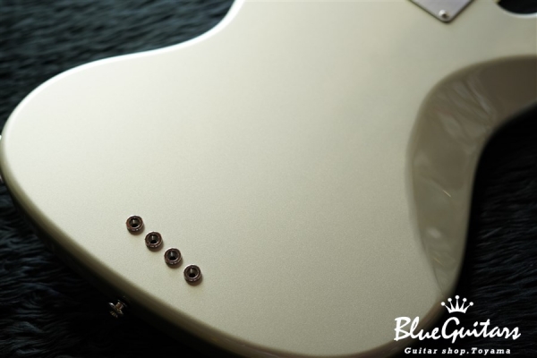 BETA J4 - Inca Silver