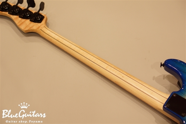 Vibe-4 Quilted Maple #005 - Aqua Blue Burst