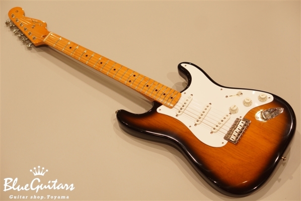 Fender American Vintage '57 Stratocaster - 2-Color Sunburst | Blue 