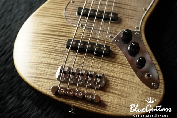 WOODLINE PREMIUM 5 Flame Maple top / Alder back - Black Oil
