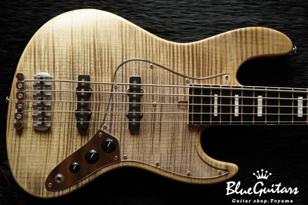 WOODLINE PREMIUM 5 Flame Maple top / Alder back - Black Oil