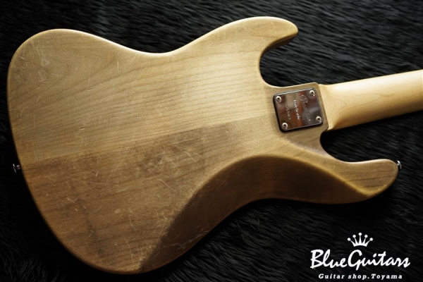 WOODLINE PREMIUM 5 Flame Maple top / Alder back - Black Oil