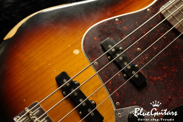 Road Worn 60s Jazz Bass - 3-Color Sunburst