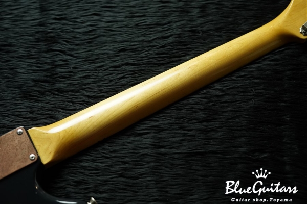 IRIS #054 - Navy over Gold