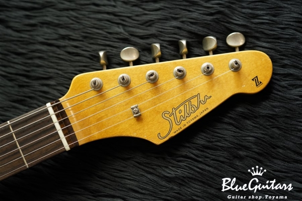 IRIS #057 - Vintage White over 3TS 