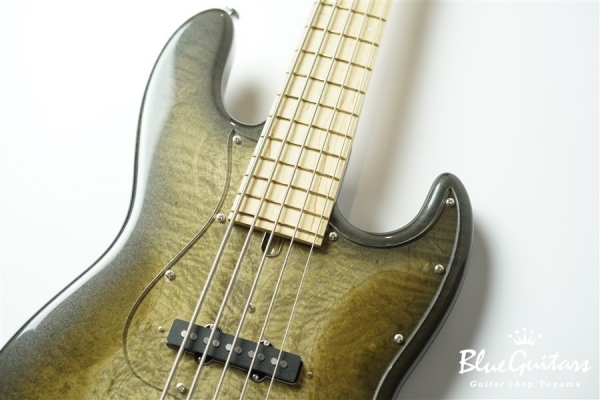 MJ Five-Premium/MG AC - GM-B