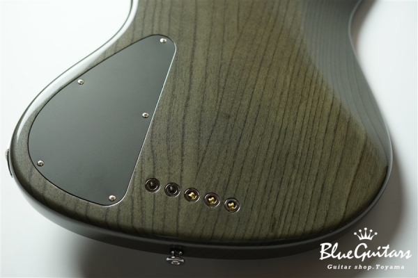 MJ Five-Premium/MG AC - GM-B