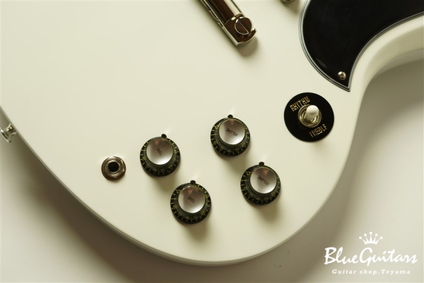 Portrait Line No.2 Standard Single #004 - Polaris White