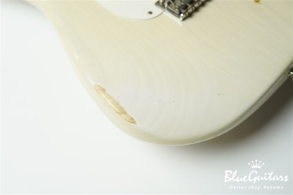 American Vintage '57 Stratocaster - White Blonde
