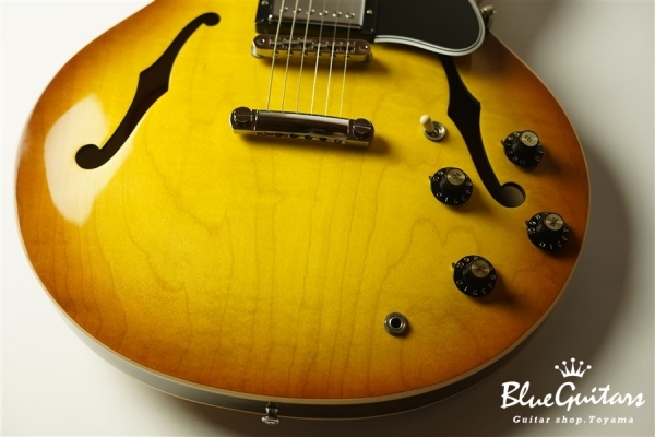Larry Carlton ES-335