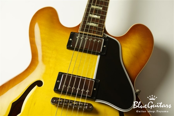 Larry Carlton ES-335