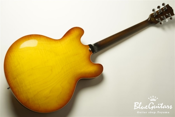 Larry Carlton ES-335