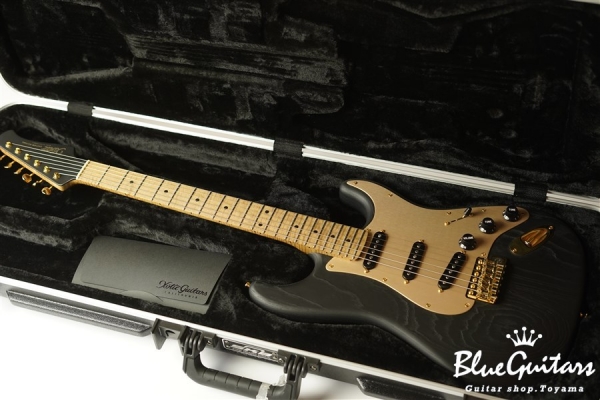 XSC-1 Matte Black Sandblasted #1773 Light Weight Ash/Roasted Flame Maple Neck/Non Aged