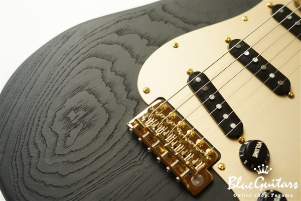 XSC-1 Matte Black Sandblasted #1773 Light Weight Ash/Roasted Flame Maple Neck/Non Aged