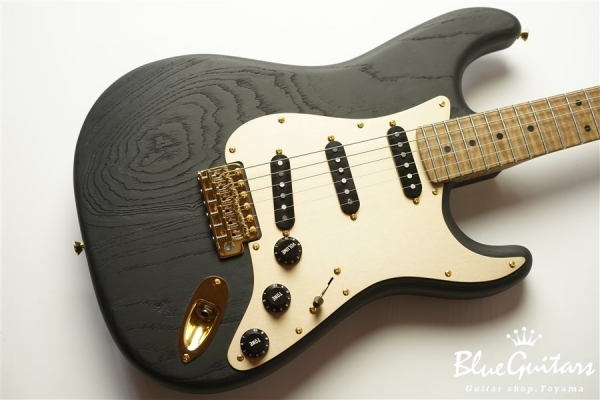 XSC-1 Matte Black Sandblasted #1773 Light Weight Ash/Roasted Flame Maple Neck/Non Aged