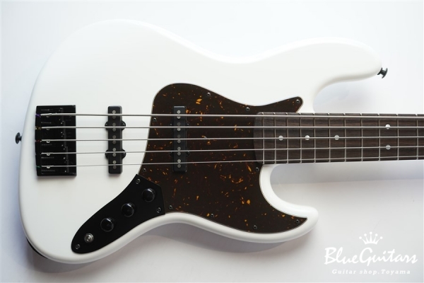 BETA J5 - Snow White