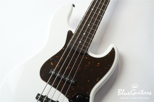 BETA J5 - Snow White