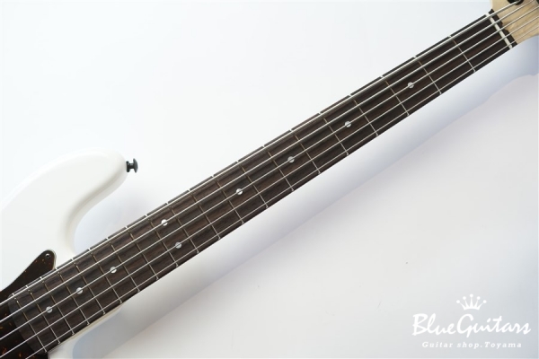 BETA J5 - Snow White