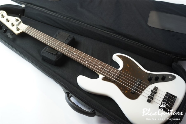 BETA J5 - Snow White