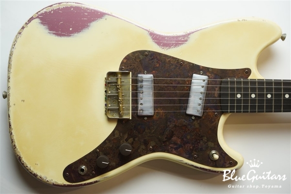 IRIS Standard #062 - Vintage White over Burgundy Mist Metallic