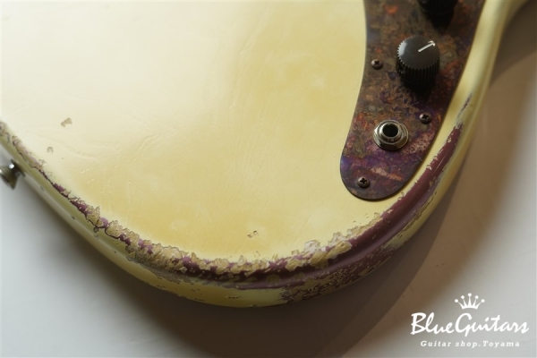 IRIS Standard #062 - Vintage White over Burgundy Mist Metallic