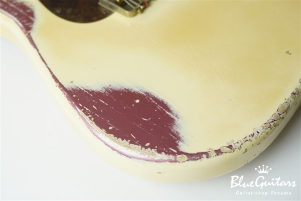IRIS Standard #062 - Vintage White over Burgundy Mist Metallic