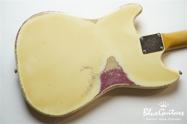 IRIS Standard #062 - Vintage White over Burgundy Mist Metallic