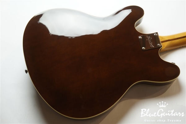 Classic Vibe Starcaster - Walnut
