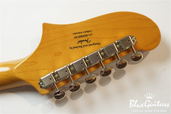 Classic Vibe Starcaster - Walnut
