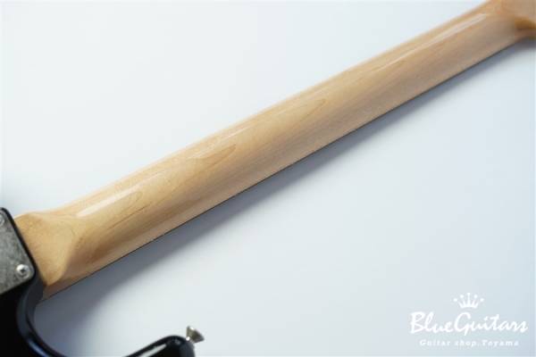 Model S. #045 Light Aged - See through Black Burst with Black