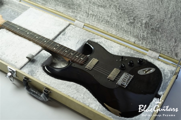 Model S. #045 Light Aged - See through Black Burst with Black
