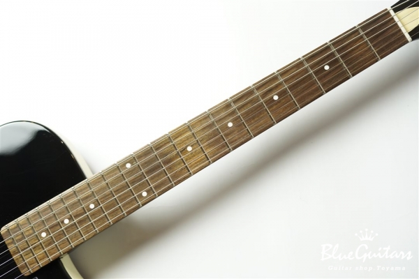 JADE 57 - Limo Black