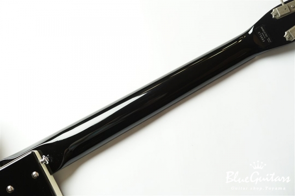 JADE 57 - Limo Black