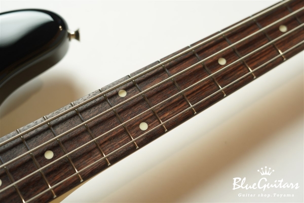 Made in Japan Traditional 60s Jazz Bass - Black