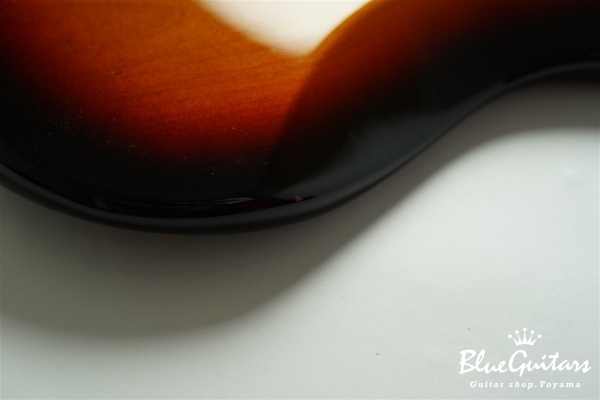 American Vintage ’62 Jazzmaster - 3-Color Sunburst