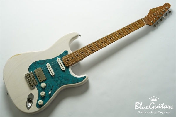 Model S. #112 Light Aged - White Blonde with Orii Blue