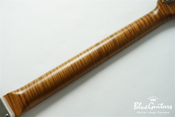 Model S. #112 Light Aged - White Blonde with Orii Blue