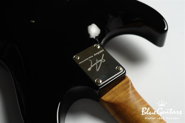 ARENA - Black Metallic #383