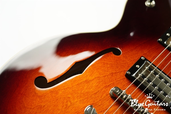 G2622 Streamliner Center Block Double-Cut with V-Stoptail - Forge Glow Maple