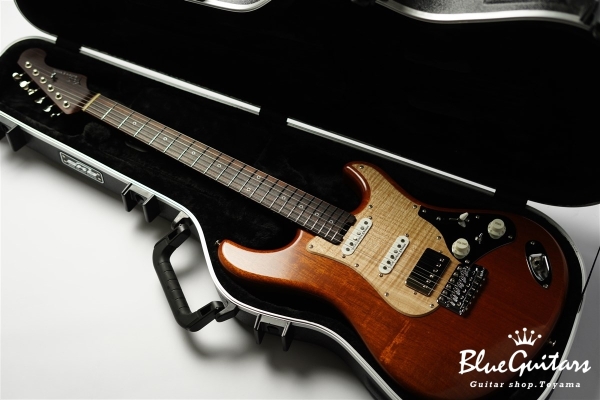 QUINTIC Rosewood Neck/Flame Maple Pickguard