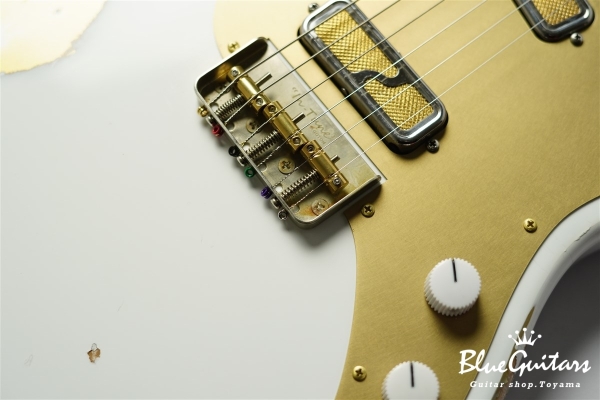 IRIS #134 - Olympic White Over Gold