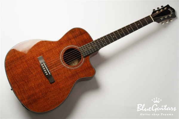 OM-260CE DELUXE BLACKWOOD - Natural