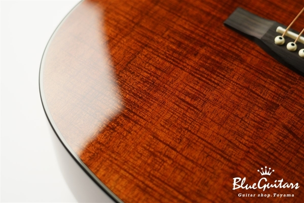 OM-260CE DELUXE BLACKWOOD - Natural