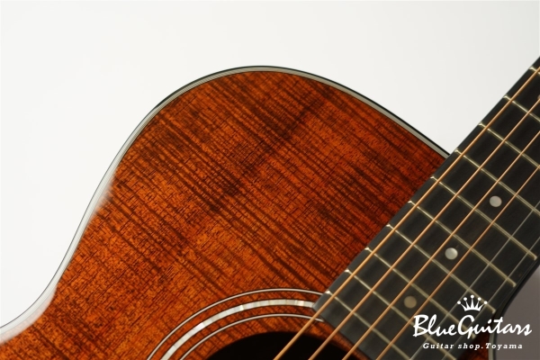 OM-260CE DELUXE BLACKWOOD - Natural