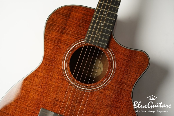 OM-260CE DELUXE BLACKWOOD - Natural