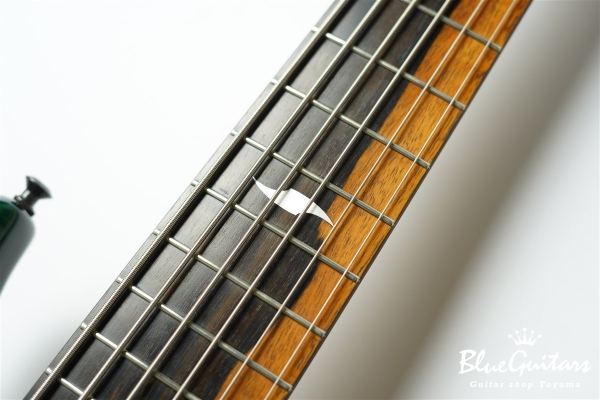 LG3006 Quilt Maple Top / Mahogany Back - Emerald Green