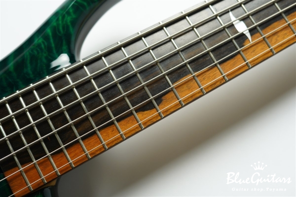 LG3006 Quilt Maple Top / Mahogany Back - Emerald Green