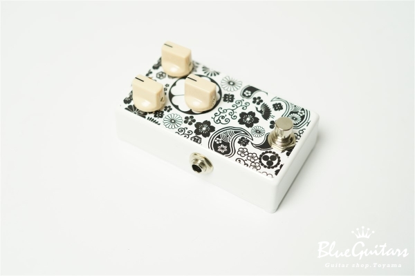 Drive X - White #DX23012810