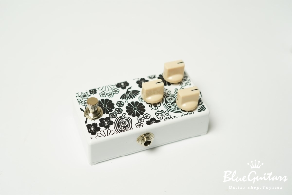 Drive X - White #DX23012811